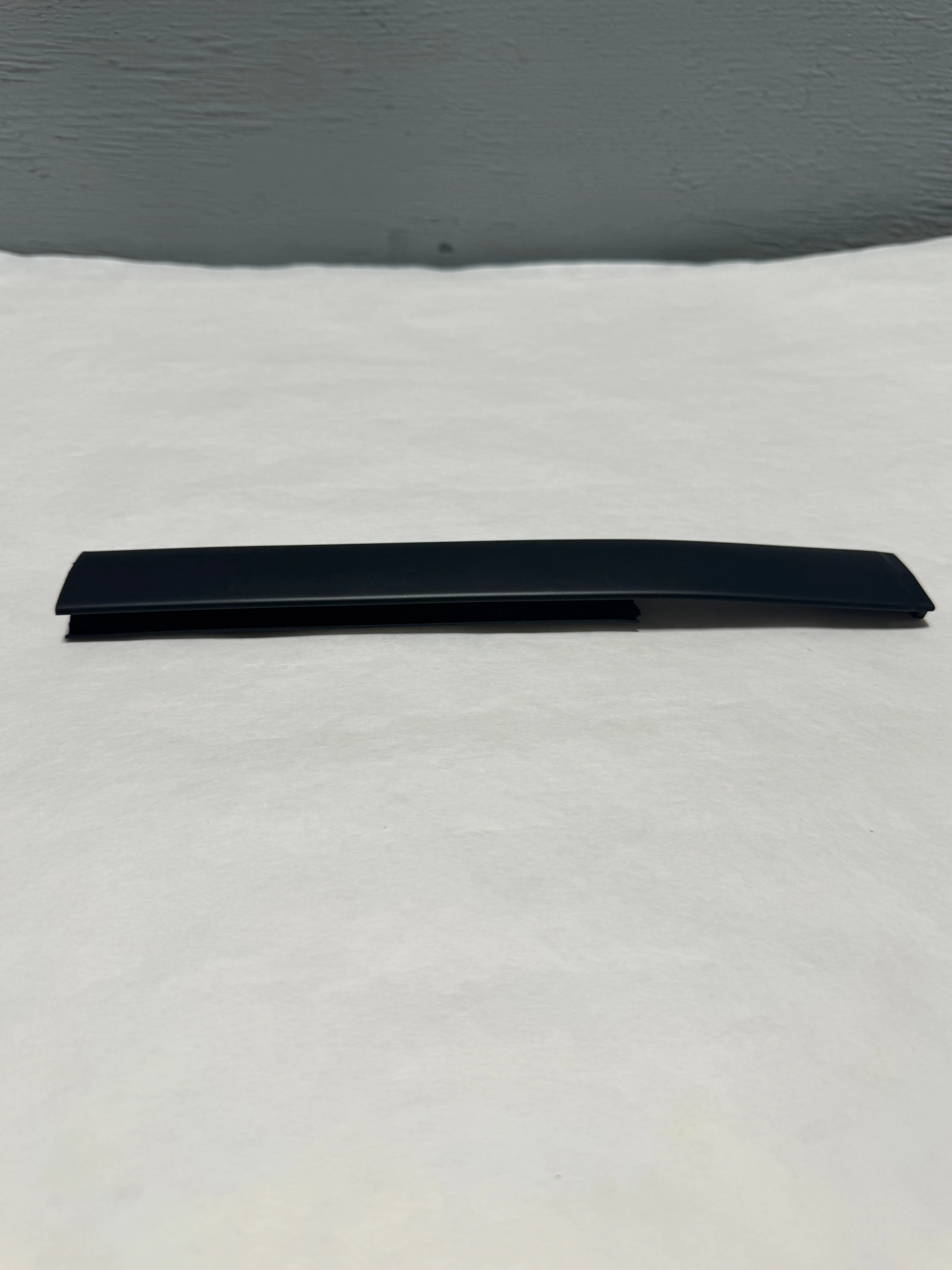 2015-2022 Chevy Trax or Encore Passenger Side Front Roof Joint Molding Cap OEM