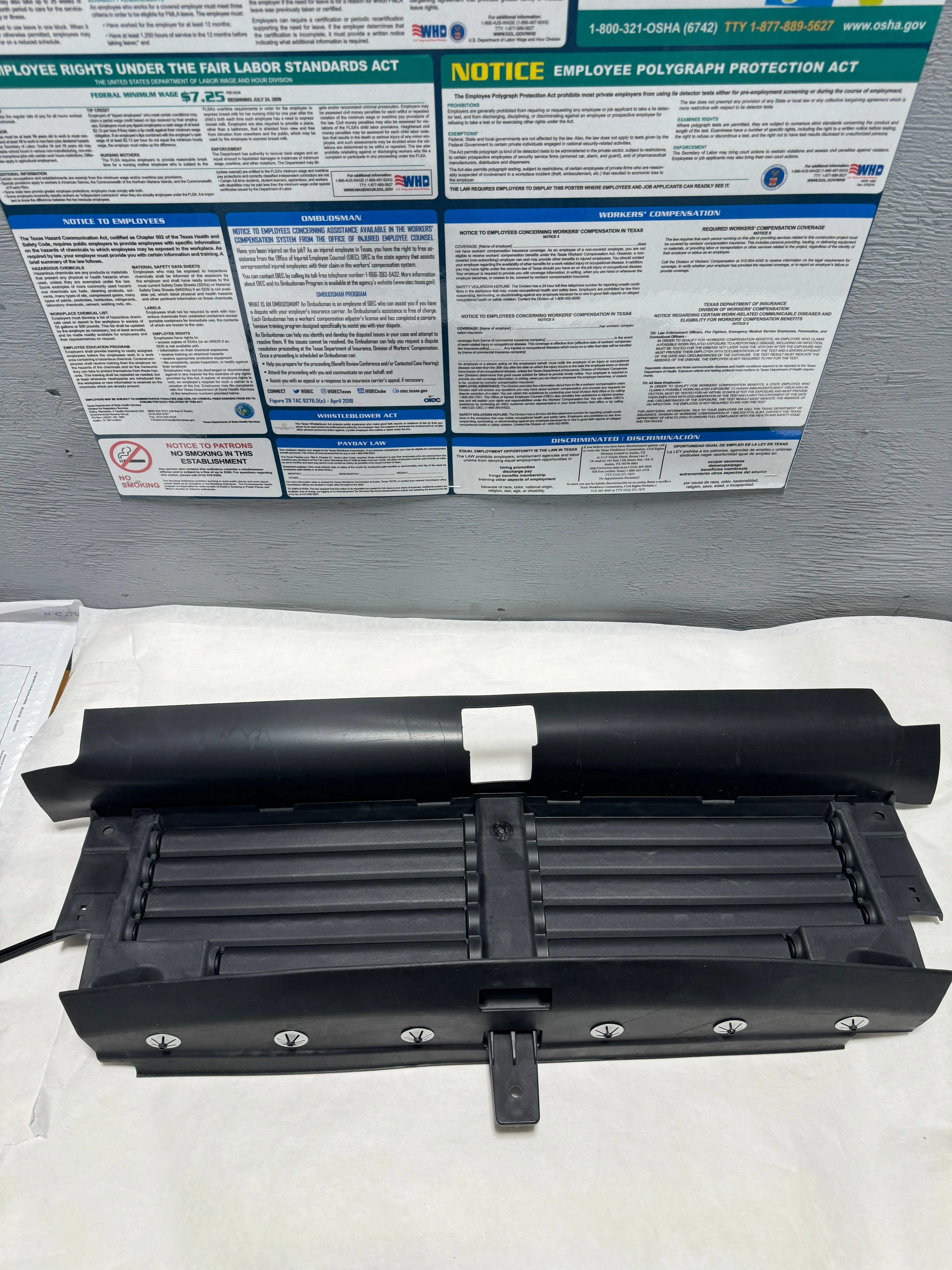 2017-2019 GMC Acadia 2.5 Front Bumper Shutter OEM New
