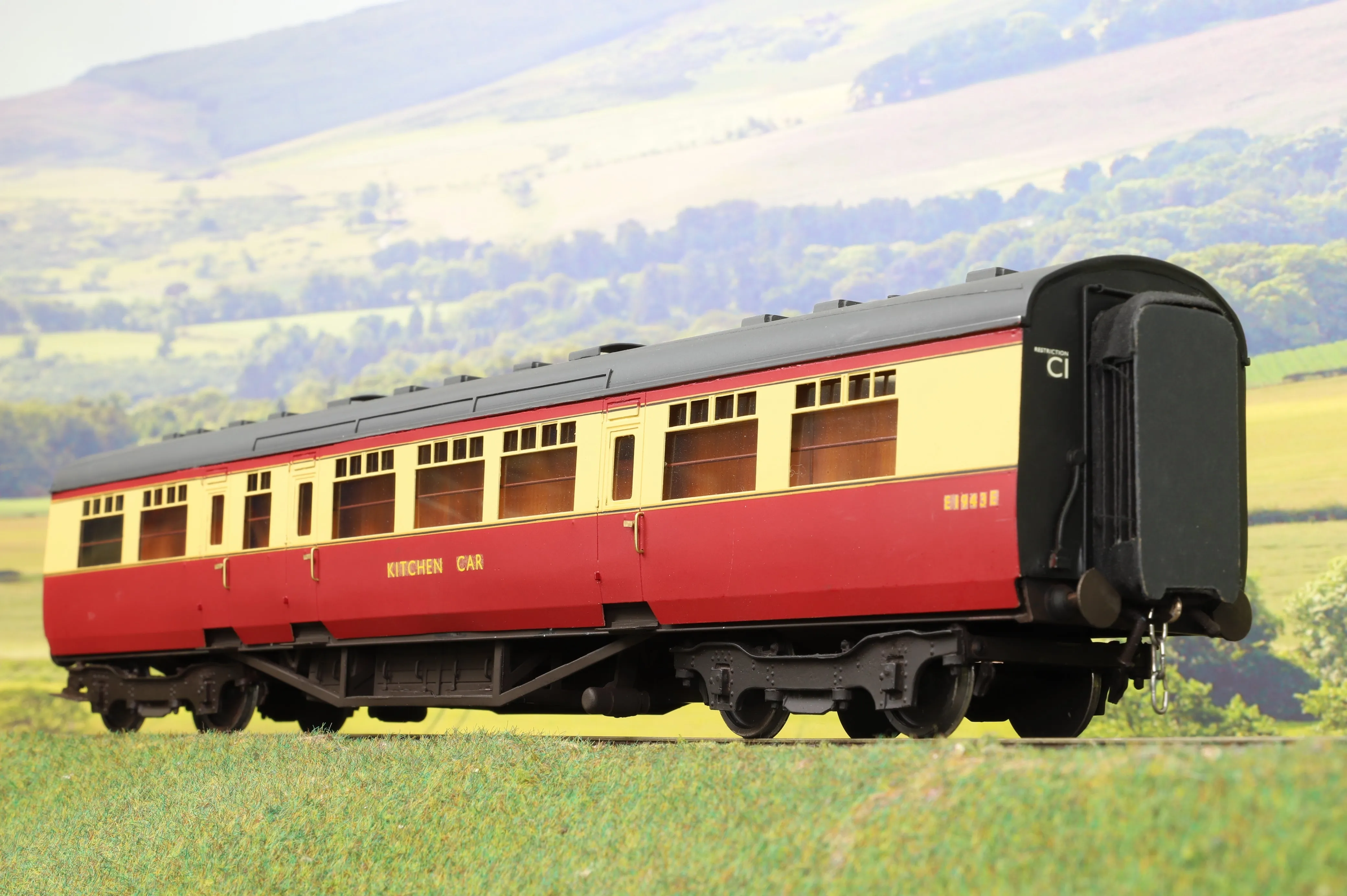 CRT Kit Built Finescale O Gauge Thompson Kitchen Car, BR Crimson/Cream