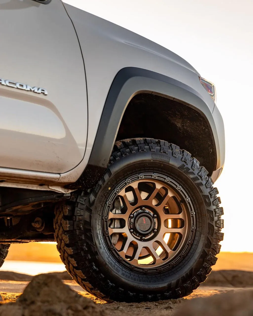 DX4 Flare 18X9 wheels 6x139.7 Frozen Bronze Blk Lip ET-12